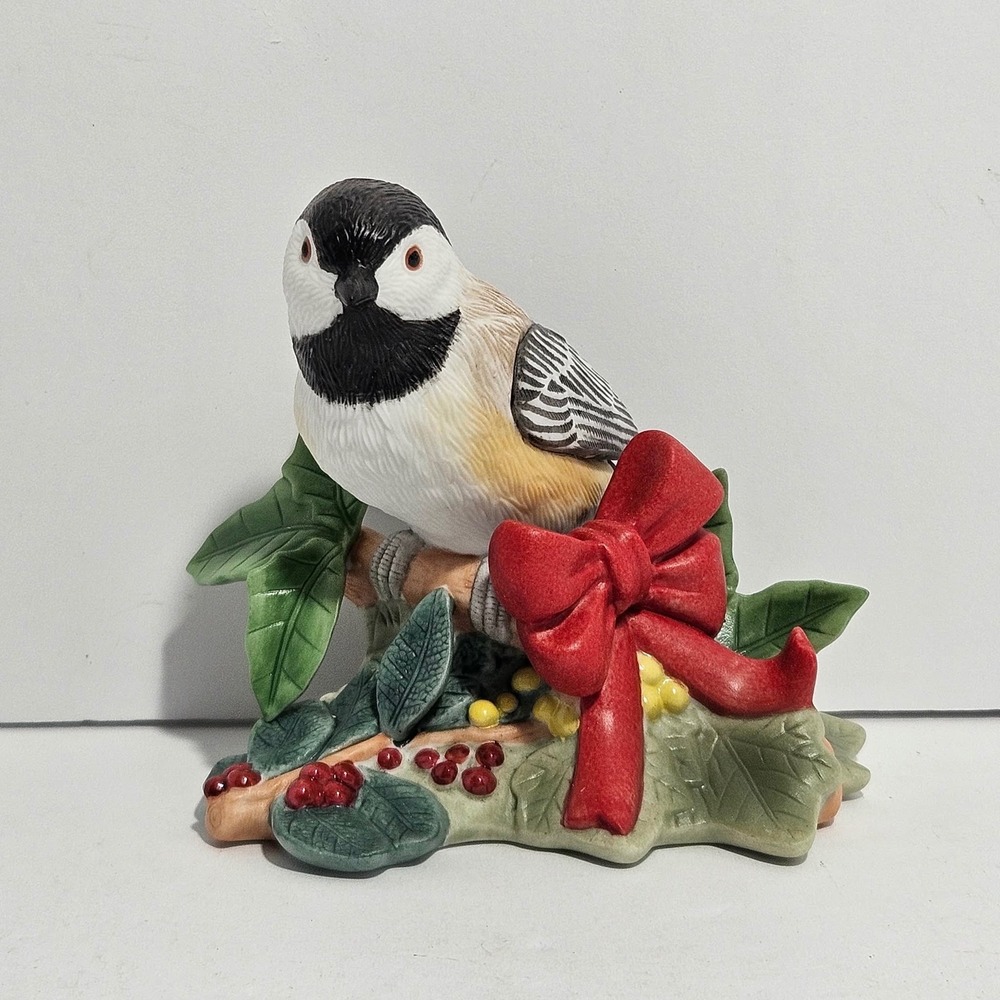 Lenox 2009 Christmas Chickadee Figurine For The Holidays Porcelain Bird Red Bow